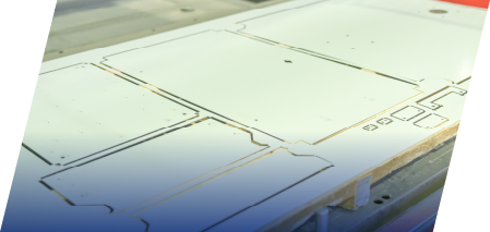 ファイバーレーザー加工機