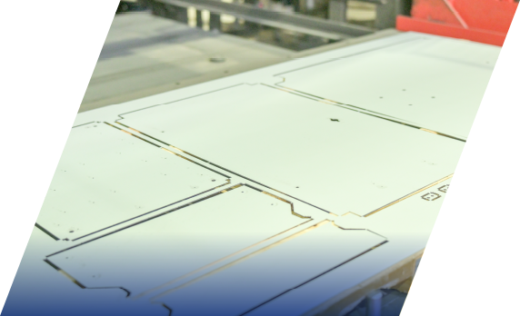 ファイバーレーザー加工機